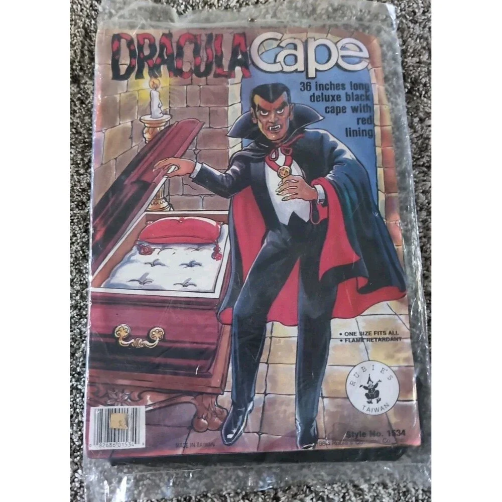 New Vintage Rubie's Dracula Vampire Cape Black W/ Red Lining Halloween 36